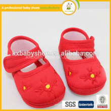 Mode nouveau style belle facncy chinoise stlye fleur fille broder bébé chaussures de sécurité prix